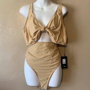 Fashion Nova 2-pc front twist Beachy Summer Swimwear